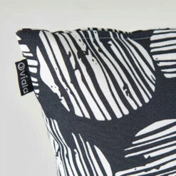 Lot De 2 Coussins Carrés Polyester Maasai 45x45x8 Cm 7 Lot De 2 Coussins Carrés Polyester Maasai 45x45x8 Cm -Le Coin Detente Boutique 64886588efe5c1.89641689