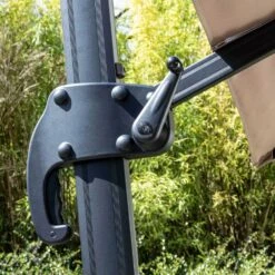 Parasol Déporté Carré 3 X 3m En Aluminium Taupe -Le Coin Detente Boutique b4fa0d2460a79929